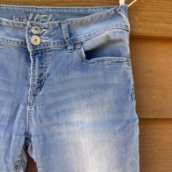 Wallflower Womens Light Wash Skinny Jeans Mid-Rise Stretch Denim Size 7 - Picture 6 of 14